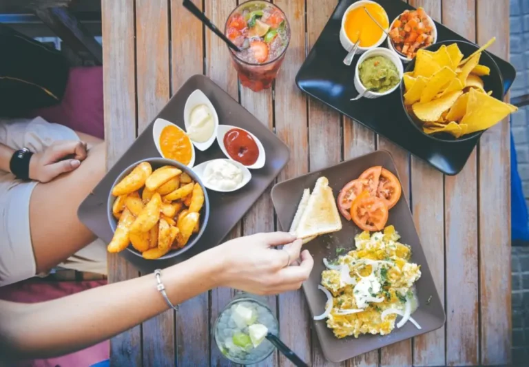 Tendenze food & beverage 2026: dalle fusion cuisine alle specialità regionali, ecco cosa c’è di nuovo nel mondo della ristorazione