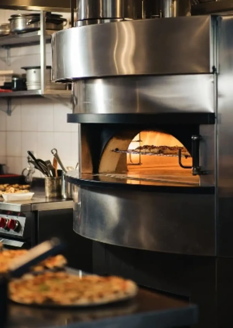Guida Completa al Forno a Legna: Costruzione, Utilizzo e Vantaggi per una Cottura Tradizionale