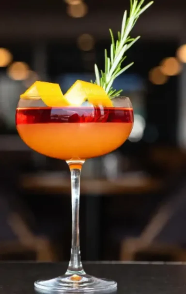 Negroni Sbagliato, il Cocktail con Spumante, Martini Rosso e Bitter Campari