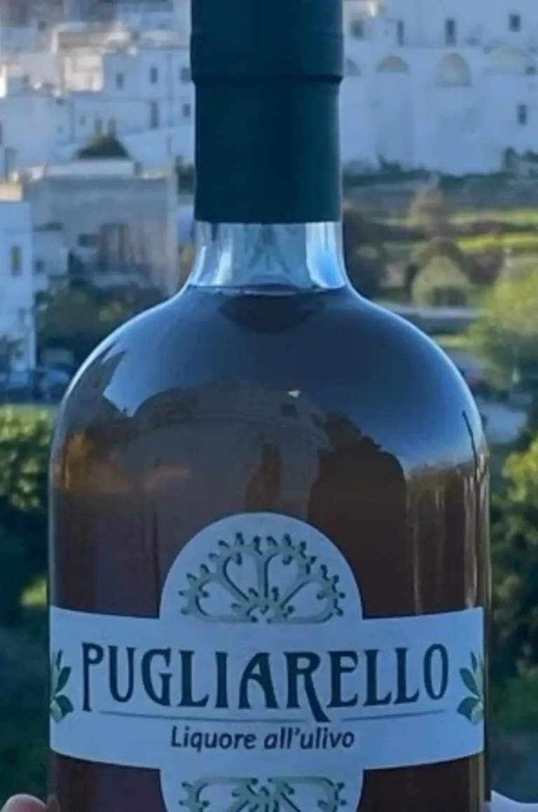 Pugliarello: Il Liquore all’Ulivo Pugliese, un Elisir di Natura e Tradizione