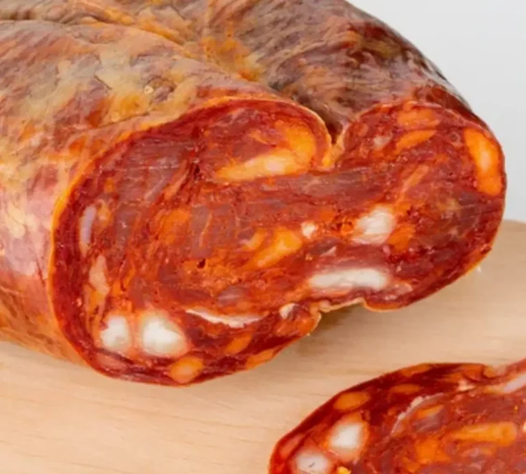 Scopri la Soppressata: Il Re degli Insaccati Italiani tra Tradizione e Innovazione