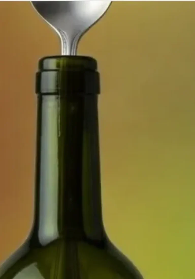 Come conservare il vino aperto in casa senza farlo andare male (trucchi low-cost)