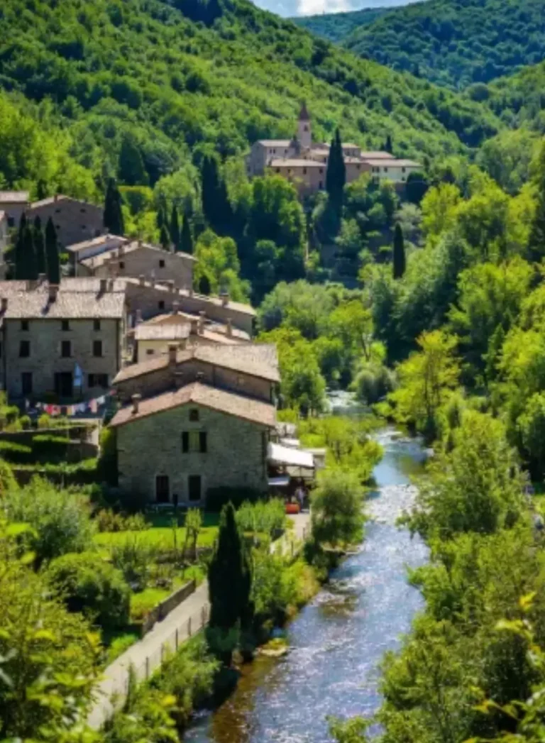 Borghi Italia Invisibili: Il Canto del Gallo, il Belato delle Pecore e lo Scroscio che Torna