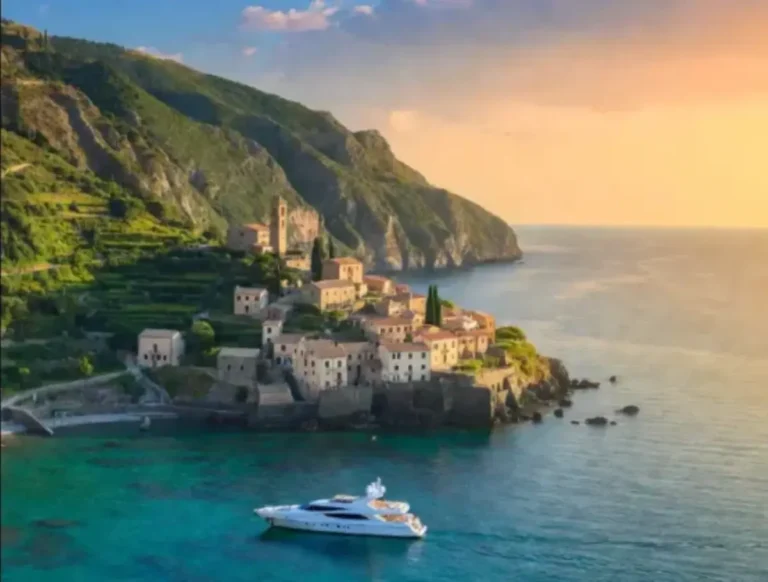 Esperienza di viaggio tra borghi italiani e crociere di lusso: il connubio perfetto per gli amanti della buona tavola