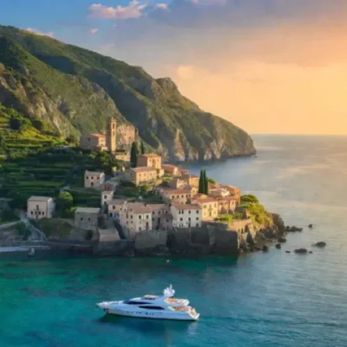 Borghi italiani e yacht: viaggio di lusso tra mare e tradizione